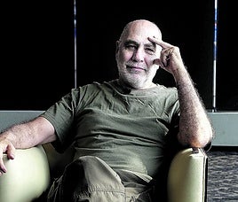 Guillermo Arriaga firma un libro valiente y comprometido.