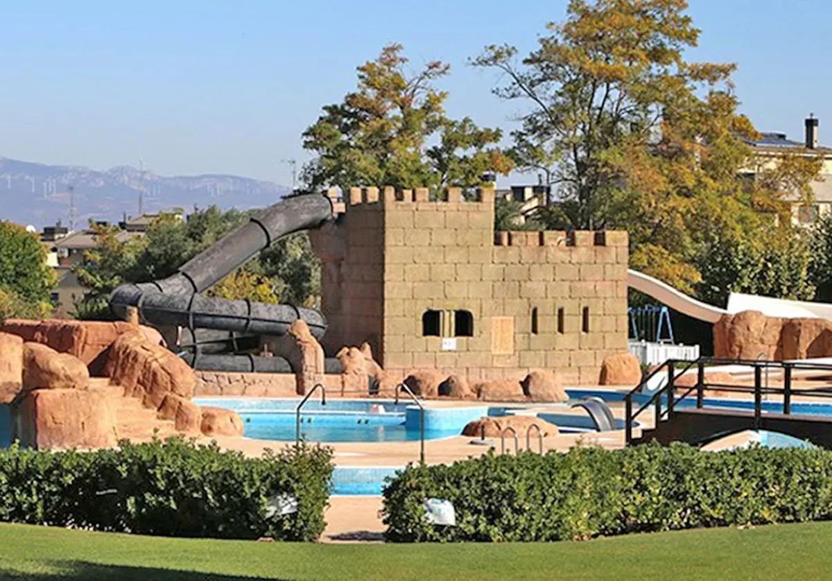 La bilbaína que hizo toples en la piscina de un pueblo de La Rioja: «Había hombres con más tetas que yo y que no las llevaban tapadas»