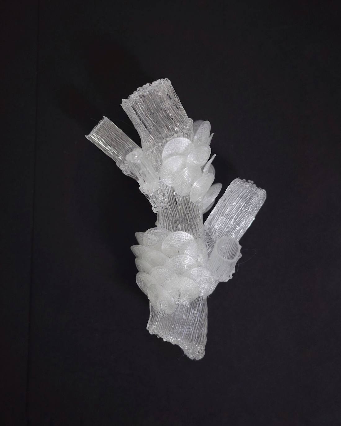 Las joyas alucinantes que crea Sara en su taller de Plentzia (y fascinan en Nueva York)