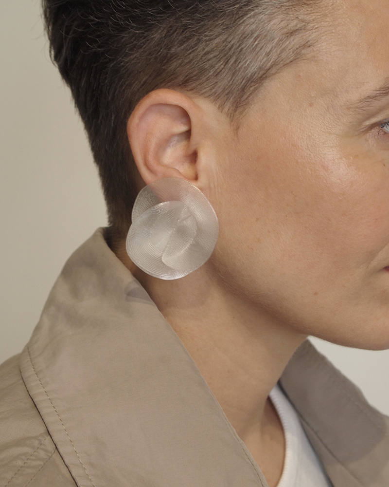 Las joyas alucinantes que crea Sara en su taller de Plentzia (y fascinan en Nueva York)