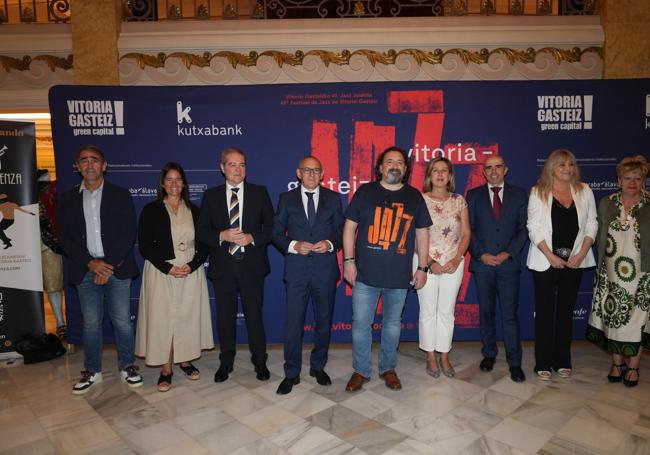 Representación institucional en la presentación del festival.