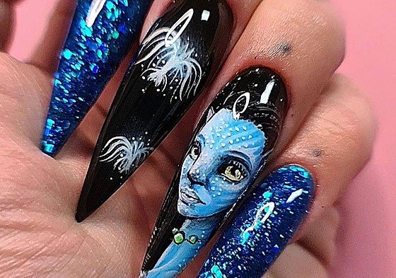 Las uñas de Maléfica, Avatar, Dumbo… y hasta de mascotas hiperrealistas que hace una vitoriana