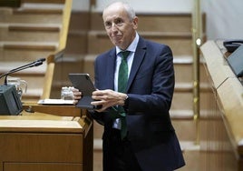 Erkoreka, en el Parlamento vasco.