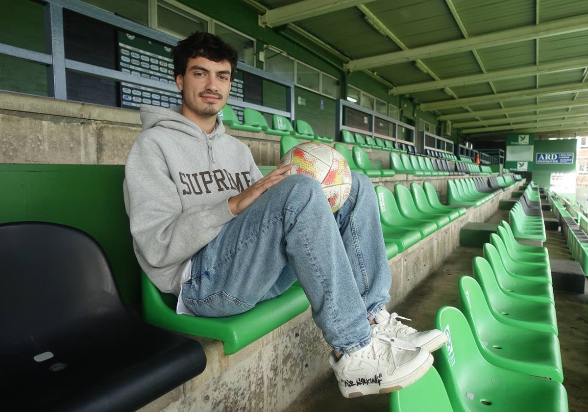 Jon Guruzeta en Las Llanas, donde podría jugar contra su hermano en un mes.