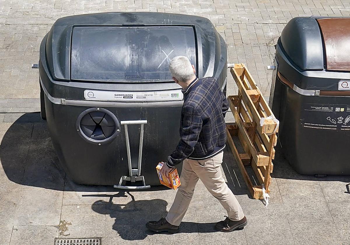 La limitación de uso del container de fracción resto ya funciona en ciudades como Pamplona o San Sebastián.