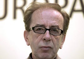 Fotografía de archivo del autor albano Ismail Kadaré.