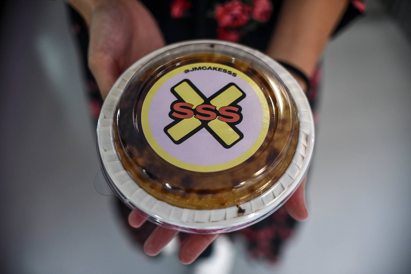 Dos amigos veinteañeros que triunfan con sus tartas de queso en Noja abren tienda en Bilbao