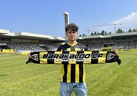 Oier López en su presentación como nuevo jugador del Barakaldo el pasado verano.