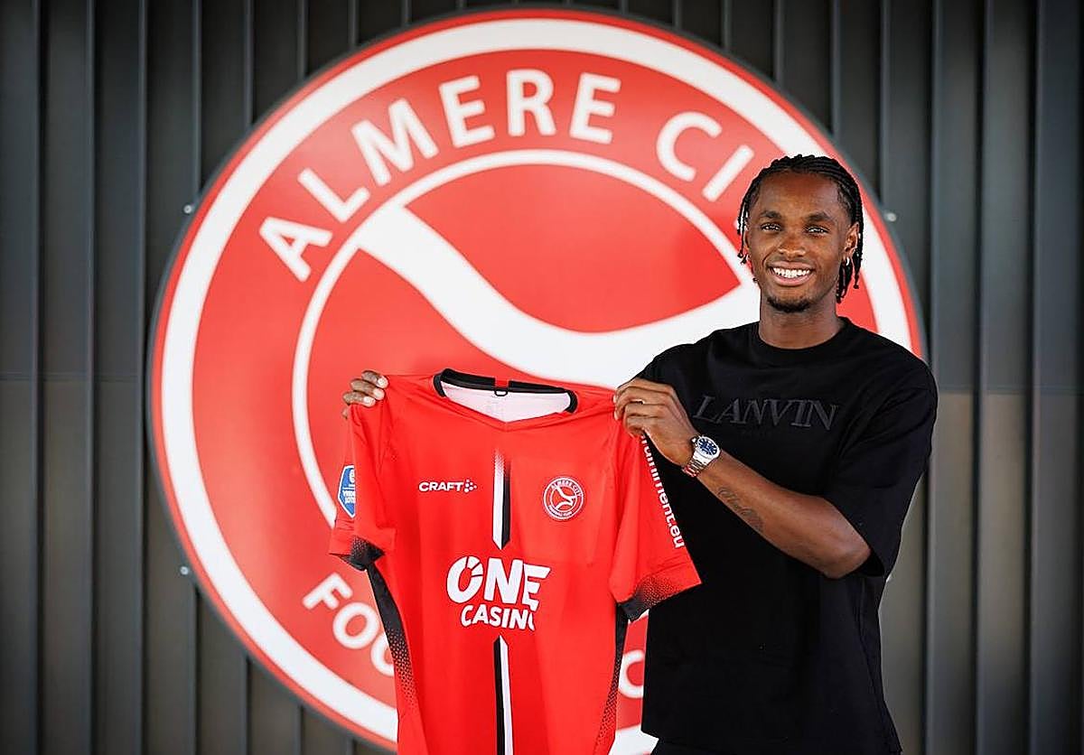 Álex Balboa cierra su etapa en el Alavés y pone rumbo al Almere