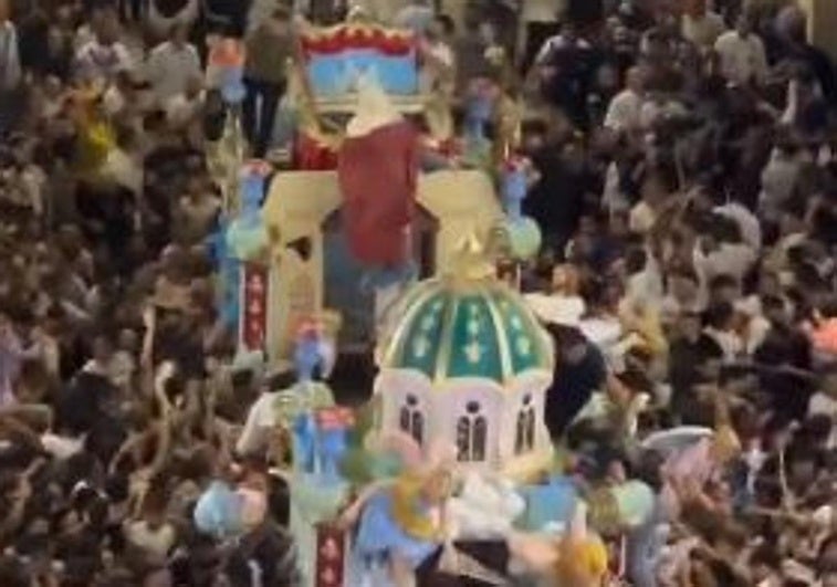 Diez heridos en Italia en una procesión en la que se puede destrozar la firgura de una Virgen