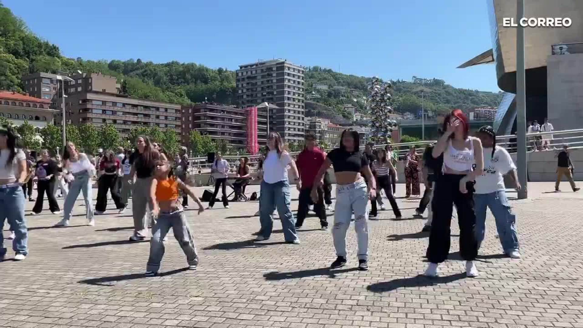 Baile en Bilbao contra las agresiones sexistas en las fiestas