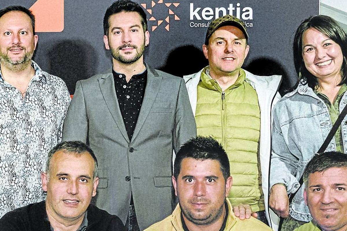 Mario Cantón, Josu Fernández, Sergio Urberoaga, Mónica Guitián, Daniel López, Jon Caldito y Óscar Redondo.