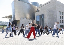 'Flashmob' organizada en el marco de la campaña contra las agresiones sexistas en fiestas.