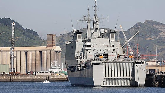 Los tres navíos de la Armada ya están en Getxo