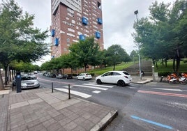 Uno de los tres pasos elevados en los que se actuará en la calle San Bartolomé.