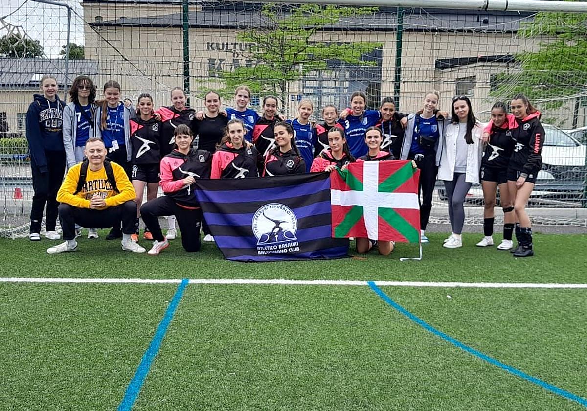 Imagen de las deportistas que se desplazaron hasta Suecia.