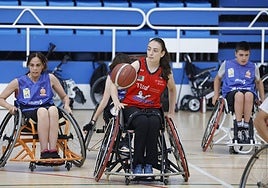 Imagen de una jornada de baloncesto en silla de ruedas celebrada en Vitoria.