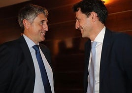 Jon Ander de las Fuentes, presidente de BasqueFIK, a la izquierda, junto al nuevo consejero de Hacienda del Gobierno vasco, Noël D'Anjou.