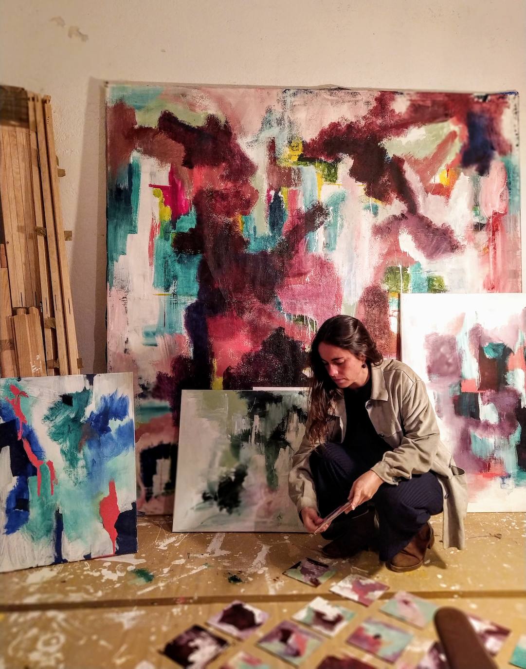 Elisa, la interiorista que llena las casas en Bizkaia de sus propias obras de arte