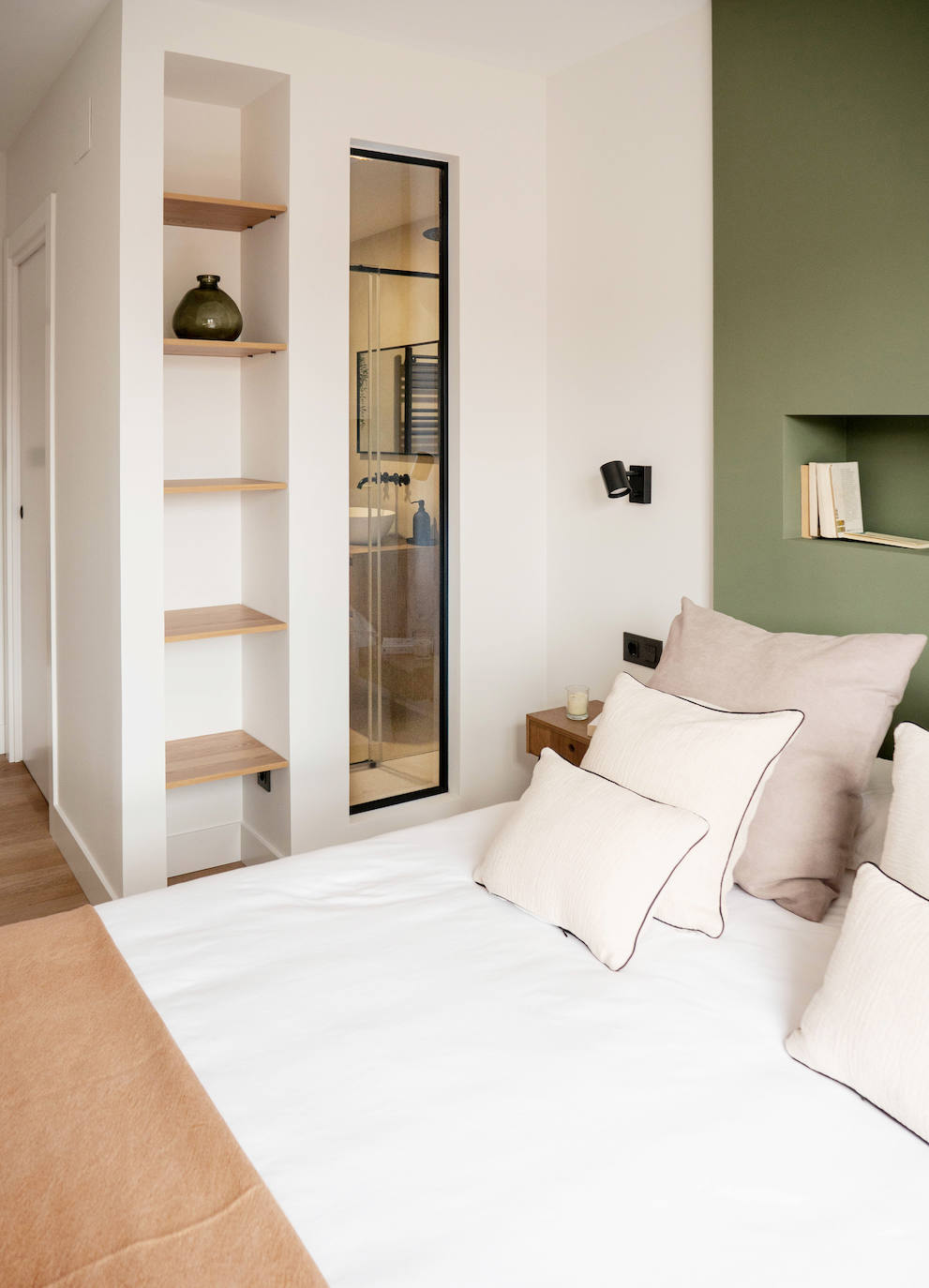 Elisa, la interiorista que llena las casas en Bizkaia de sus propias obras de arte