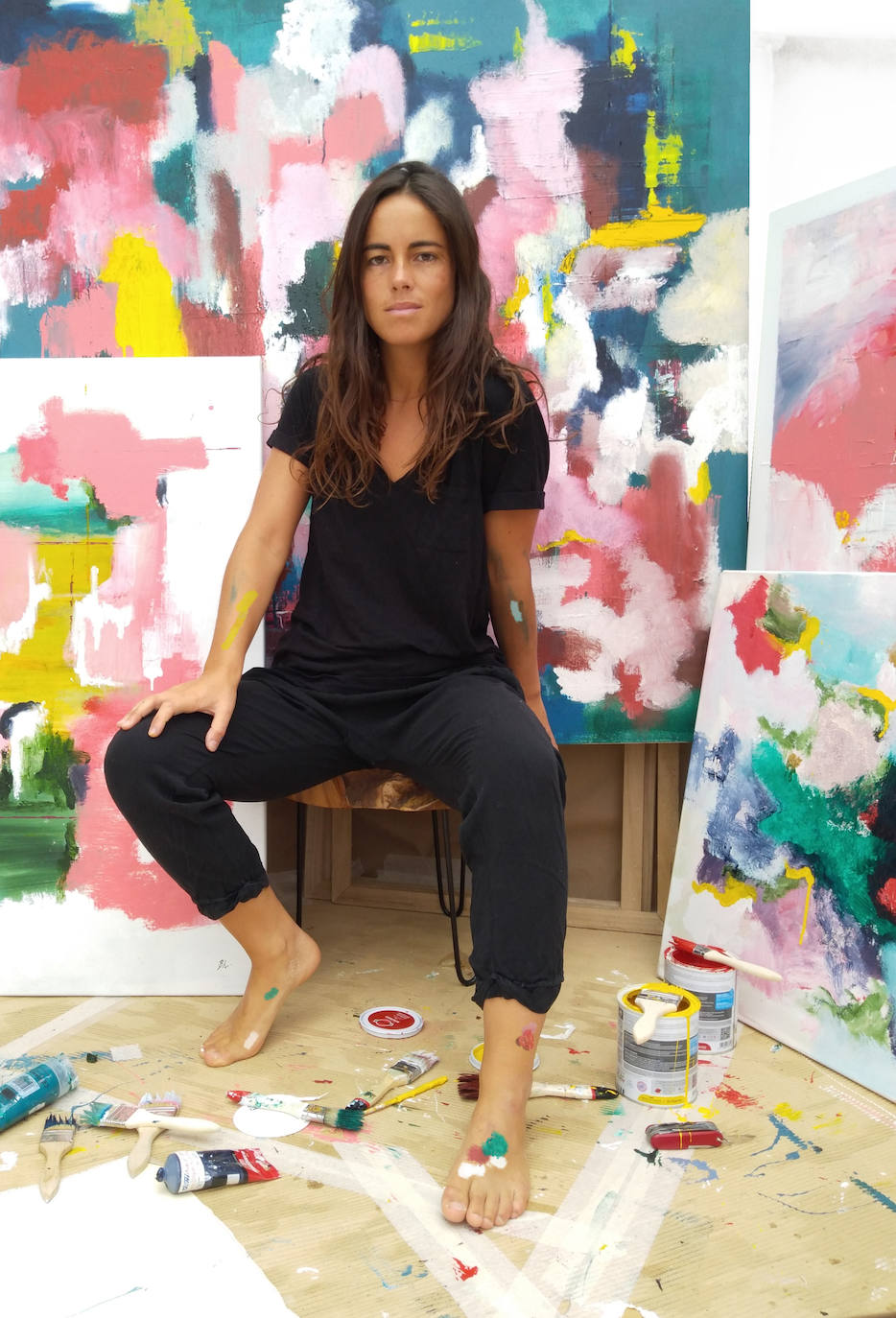 Elisa, la interiorista que llena las casas en Bizkaia de sus propias obras de arte