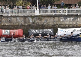 La 'Bou Bizkaia' llega a meta por delante de Zierbena y Hondarribia.