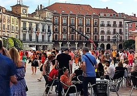 Burgos se queda sin pantalla gigante durante la primera parte por un accidente del camión que la transportaba