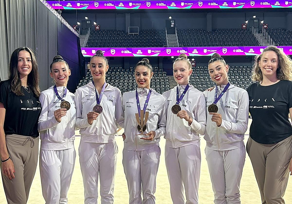 Solaun, junto al resto del equipo español de gimasia.