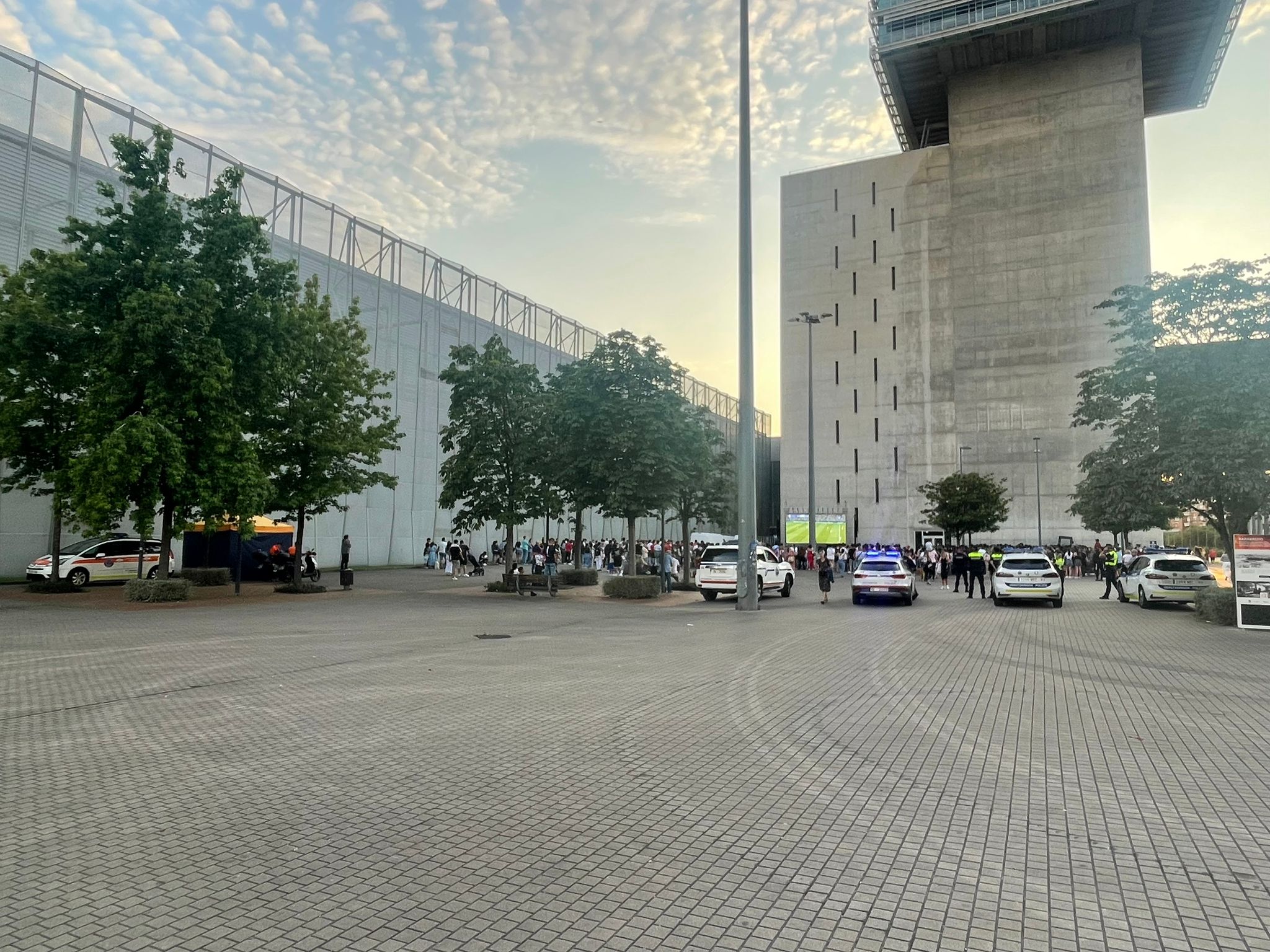 Ambiente en los aledaños del BEC.