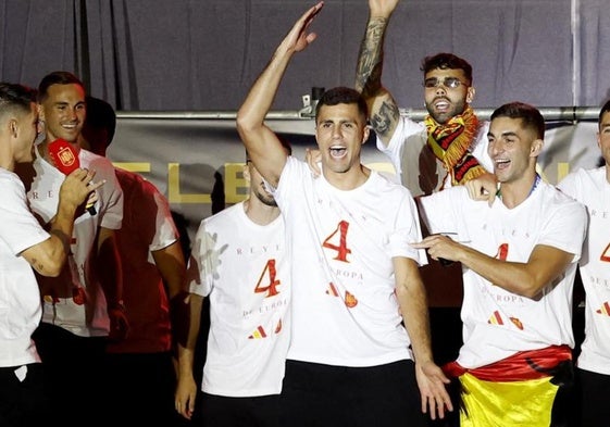 Rodri, durante la celebración en Cibeles.