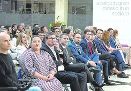 Pradales reunió ayer por primera vez en la Lehendakaritza a los integrantes del Pacto Social por la Vivienda, foro creado hace dos años.