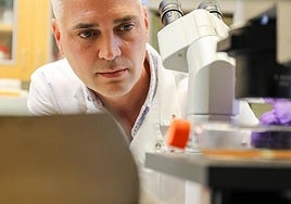 El investigador Jonah Sacha, de la Universidad de Salud y Ciencias de Oregón, autor principal del estudio.