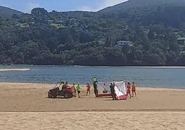 Muere un hombre en la playa San Antonio de Busturia