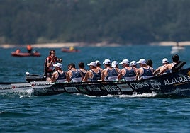 Urdaibai se exprime en los metros finales de la Bandera de Boiro.