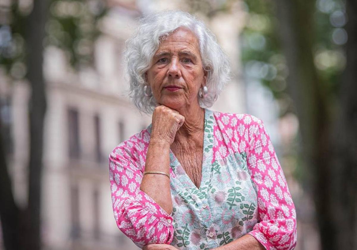 Garbiñe Biurrun en los Jardines de Albia ubicados frente al Palacio de Justicia.