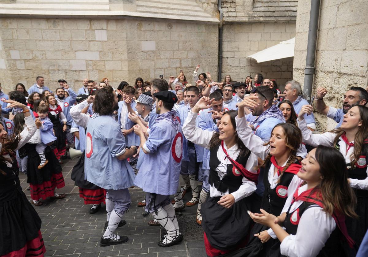 El ambiente de las cuadrillas volverá a tomar las calles de Vitoria.