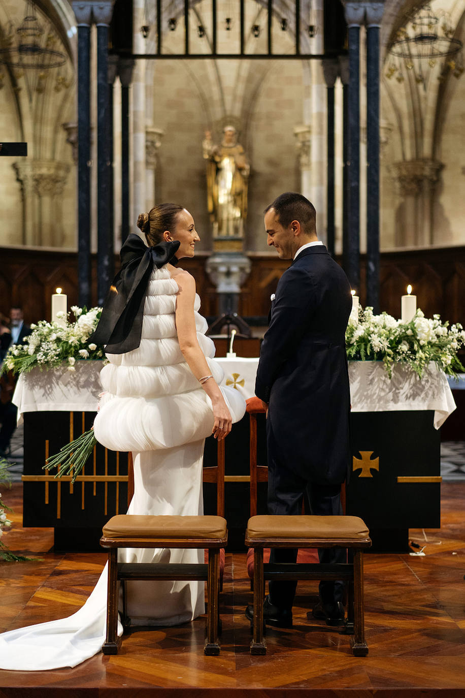 Leticia, la novia viral del vestido lleno de pétalos