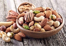 Alerta sanitaria por la presencia de «cuerpos extraños» en un cóctel de frutos secos a la venta en España