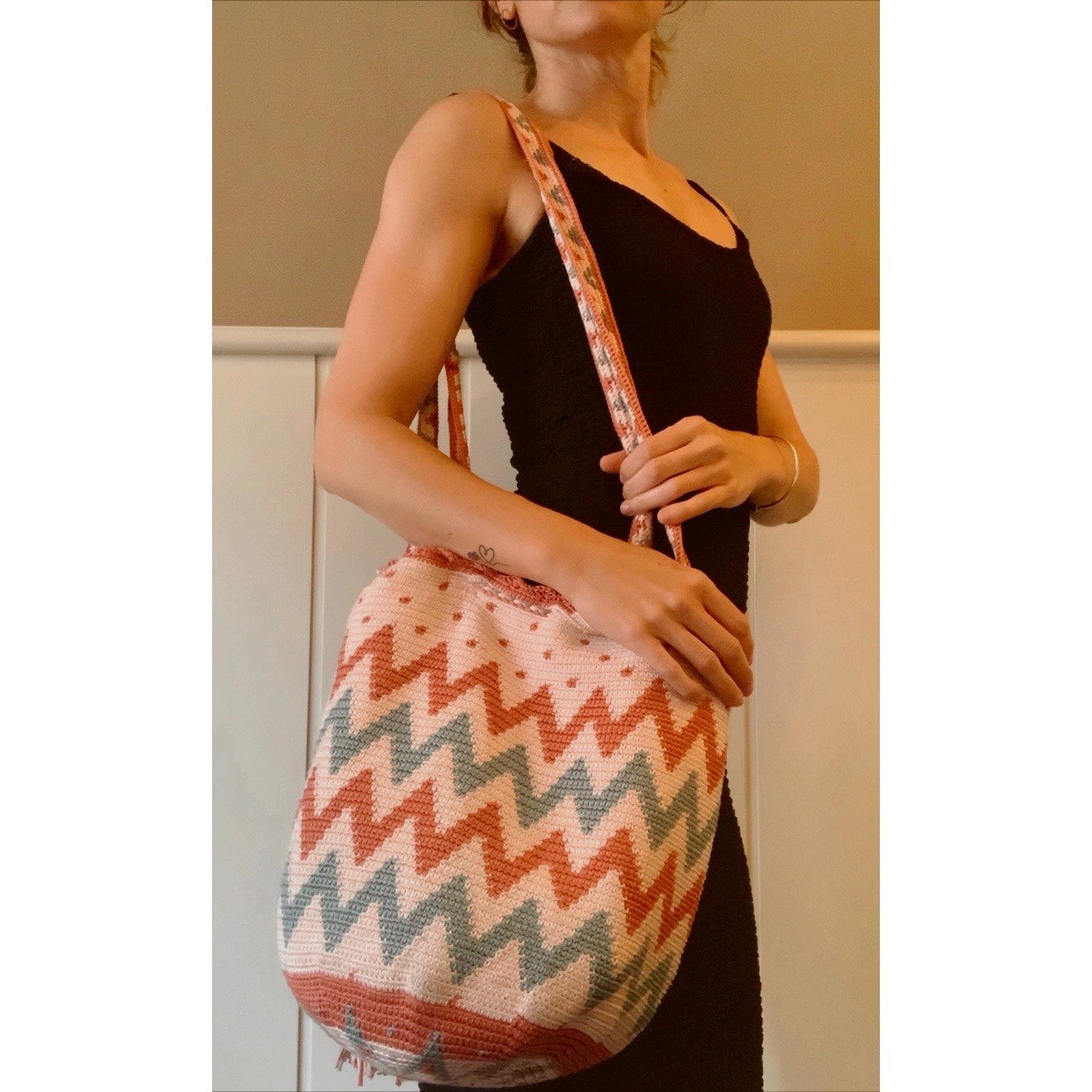 Los bolsos que crea Lucía Baquero, fundadora de la firma Lubayuu, aportan ese plus de artesanía y amor por los detalles tanto en verano como el resto del año. 