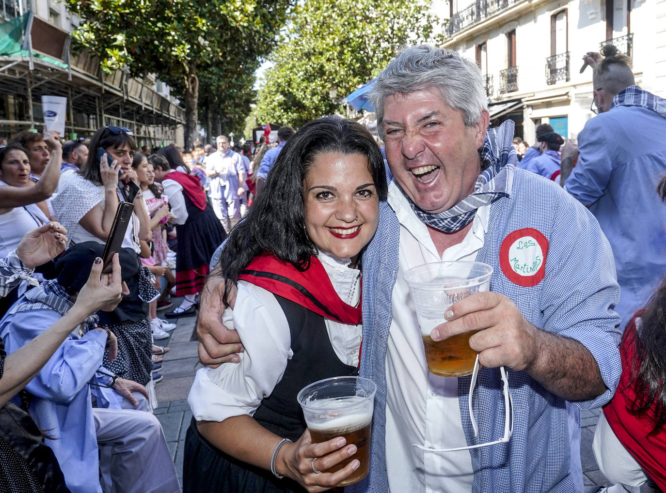 Búscate en el paseíllo de los blusas y neskas