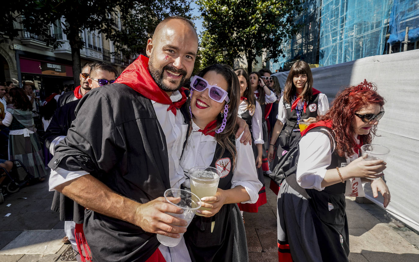 Búscate en el paseíllo de los blusas y neskas