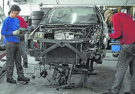 Personalizado. El centro de FP de Otxarkoaga diseña itinerarios académicos «a medida» para sus alumnos, de forma que puedan aprender un oficio e insertarse en el mercado laboral.