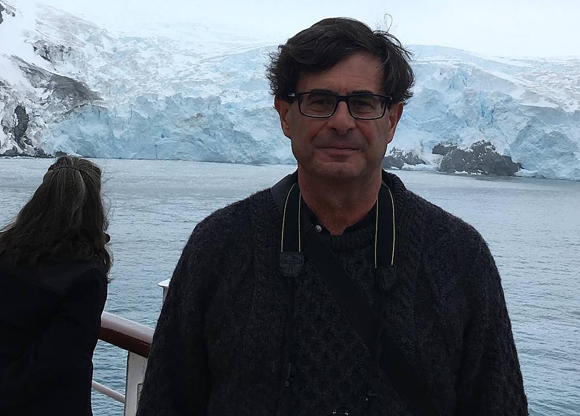 Imagen secundaria 1 - Tres imágenes de Isla Elefante.