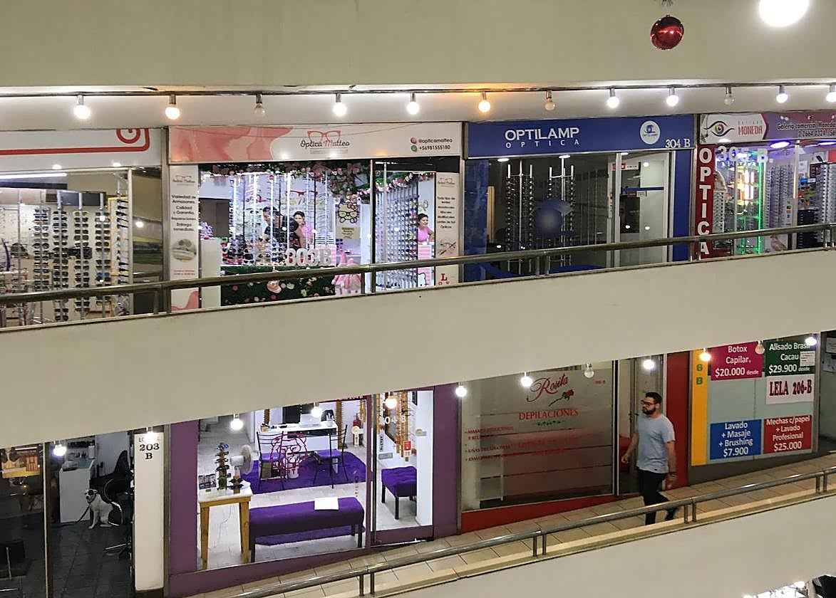 Callejeando por Santiago de Chile, una ciudad con 250 ópticas