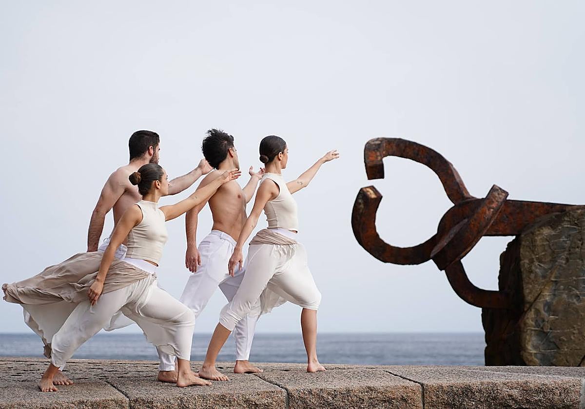 La obra homenajea a Eduardo Chillida en el centenario de su nacimiento.