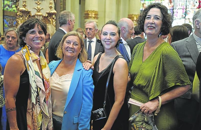 Virginia Berasategi, triatleta; Julia Dieguez, presidenta de Euskomer; Alicia Rueda, modista y Lorea Bilbao, exdiputada de Euskera y Cultura.