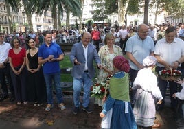 El presidente del EBB, Andoni Ortuzar, y el lehendakari, Imanol Pradales, durante la celebración del acto con motivo de la festividad de San Ignacio.