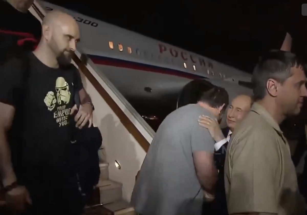 Putin recibe en Rusia al periodista vasco Pablo González tras el canje de presos con EE UU