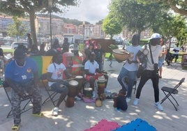 Los senegaleses de Bermeo celebran su fiesta: «Es un pueblo acogedor, nos tratan muy bien»