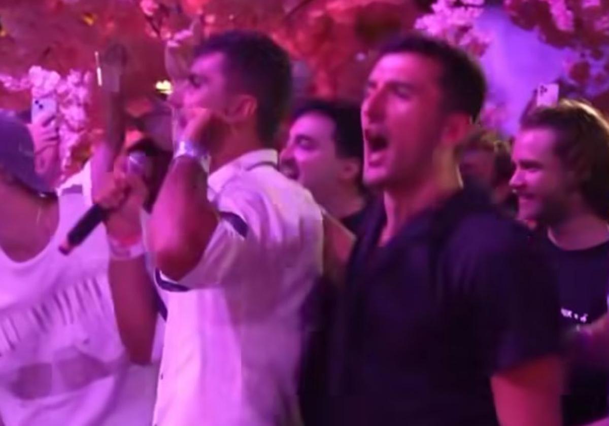 Rodri y Vivian, durante la fiesta 'Bresh' en Ibiza.